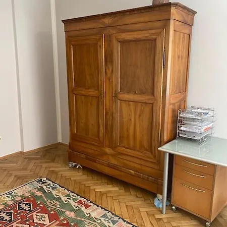 Apartment Gartenwohnung In Haidhausen Munich